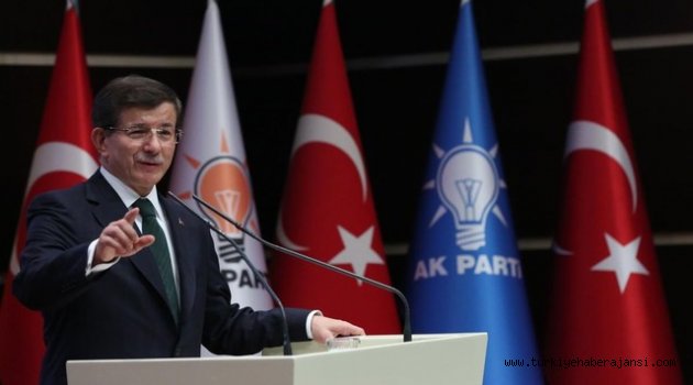 Davutoğlu Gözyaşlarını Tutamadı