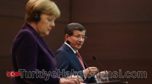 Davutoğlu: Hedefimizden Sapma Yok