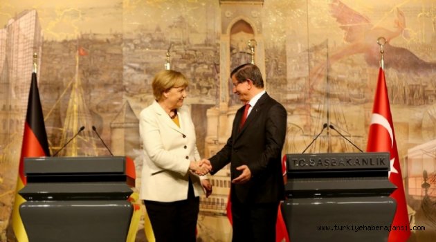 Davutoğlu İle Merkel'den Ortak Basın Toplantısı