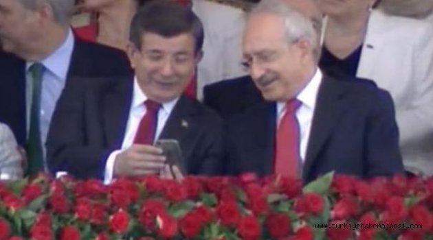 Davutoğlu ve Kılıçdaroğlu'nun Meraklandıran Sohbeti