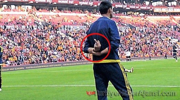 Derbide Arena'yı Karıştıran Hareket!