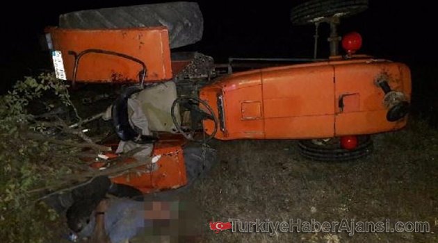 Devrilen Traktörün Altında Kalıp Öldü
