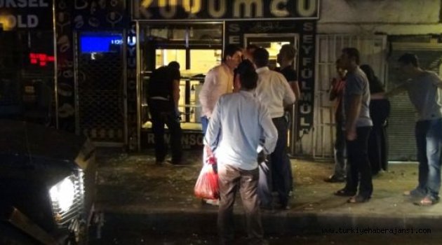 Diyarbakır'da İşyerine Bombalı Saldırı