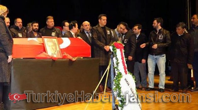 Erol Büyükburç Kabri Başında İlahilerle Anılıyor