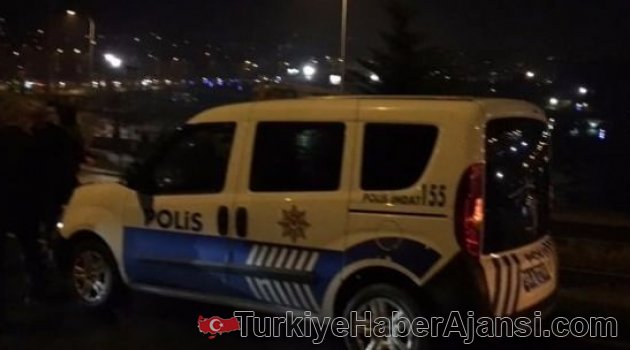 Eyüp'te Polis Aracına Silahlı Saldırı