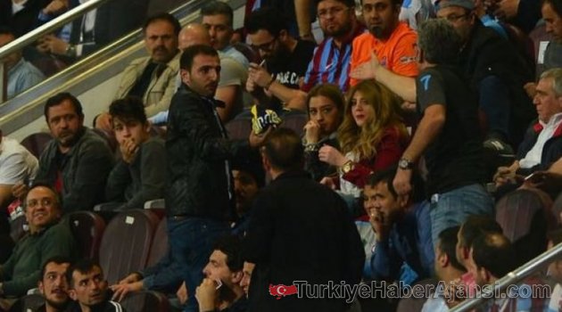 F.Bahçe Forması Alan Trabzonsporlu'ya Dayak!