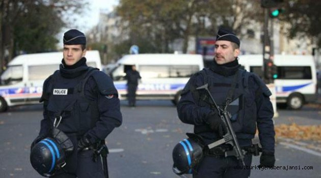 Fransa'da Olağanüstü Hal Uzatıldı