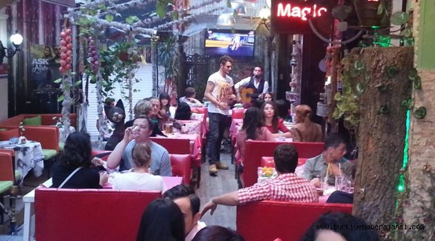 Fransız Sokağı’ndaki Farklı Mekân; Magichouse