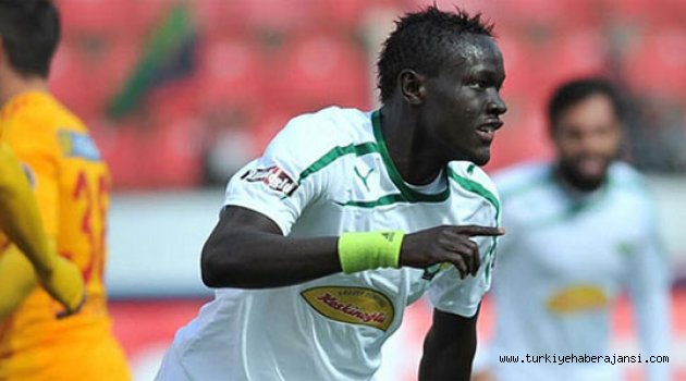 Galatasaray, Niasse'ye İmzayı Attırdı
