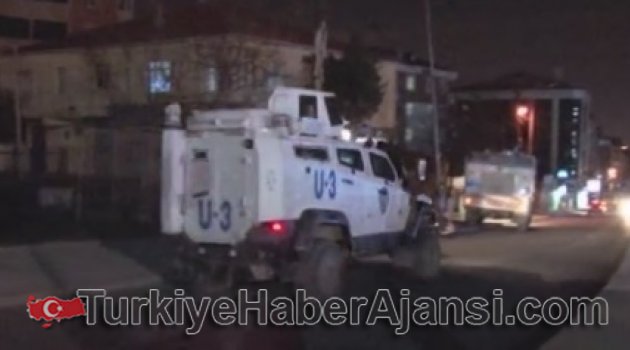 Gazi Mahallesi'nde Polise Saldırı!