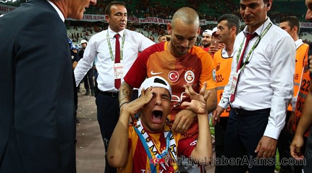 Gecenin Hareketi Wesley Sneijder'den
