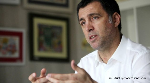 Hakan Şükür'ü İsyan Ettiren Kare!