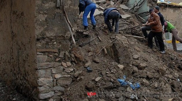 Hakkari'de Ev Çöktü: 4 Ölü, 1 Yaralı