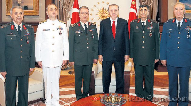 Hulusi Akar ve Komutanlar Külliye'de