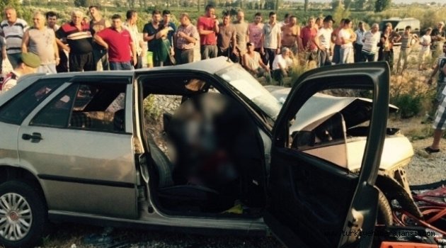 İki Otomobil Çarpıştı: 2 Ölü, 8 Yaralı