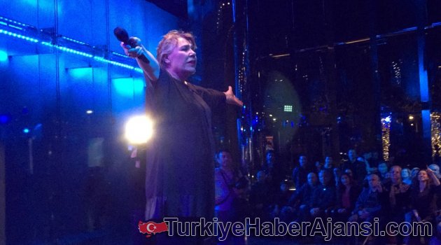 Işıl Yücesoy 30 Yıl Aradan Sonra Sahneye Çıktı