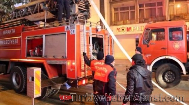 Isparta'da Korkutan Otel Yangını