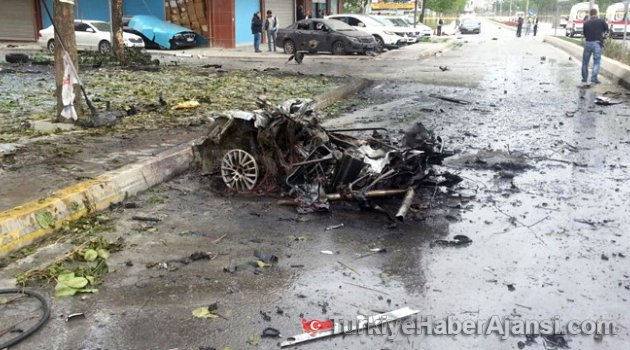 İstanbul'da Askeri Araca Bombalı Saldırı