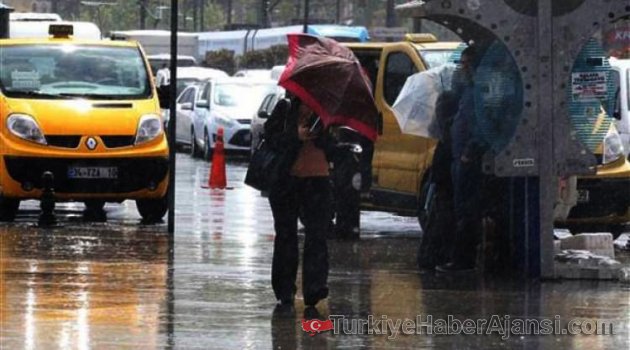 İstanbul'u Yağmur Vurdu! Trafik Felç