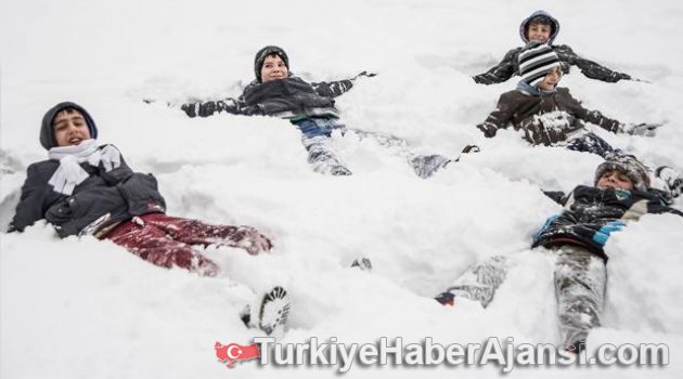 İzmir'de Eğitime Kar Engeli