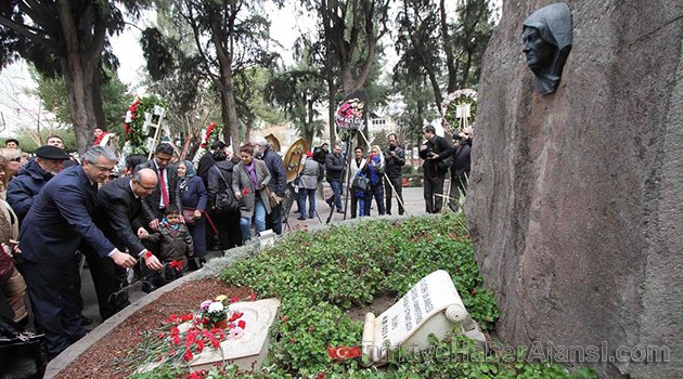 İzmir'de Zübeyde Hanım Anması