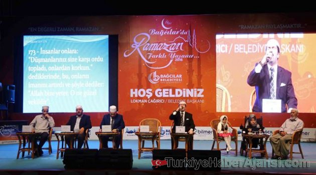 Kadir Gecesi Eller Barış Ve Huzur İçin Kalktı
