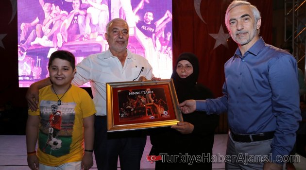 Kağıthane'de Şehitler Dualarla Anıldı