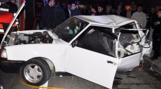 Kamyon İle Otomobil Çarpıştı: 1Ölü, 1 Yaralı