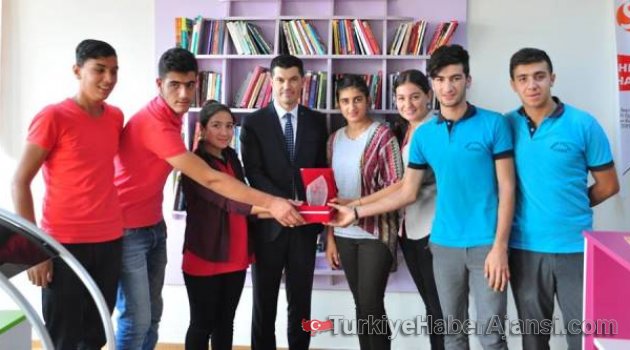 Karanlığa Işık Tutmaya Devam