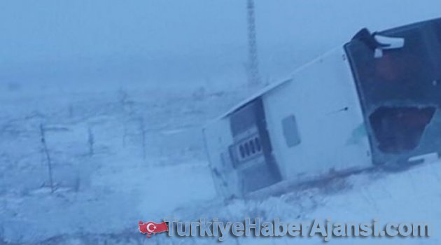 Kayseri'de Yolcu Otobüsü Devrildi: 23 Yaralı
