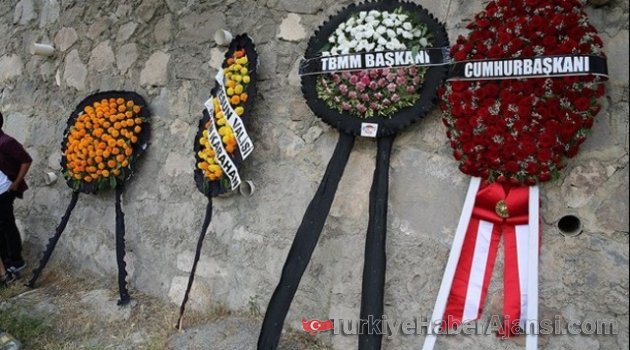 Kılıçdaroğlu'nun Çelenginden İsmi Yırtıldı