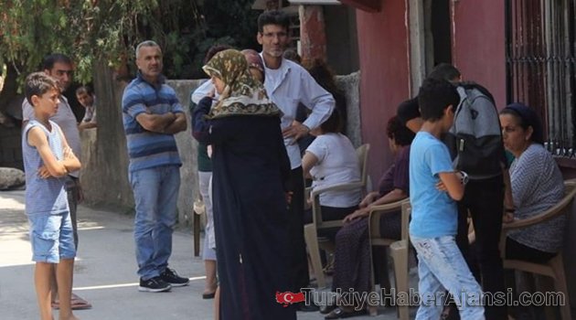 Kıskandığı Eşini Pompalı Tüfekle Vurdu