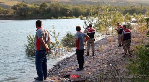 Kızlarını Kurtarmak İsterken Boğuldu