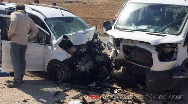 Korkuteli'de Kaza: 9 Yaralı