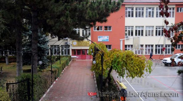 Lisede Mide Bulandıran İddia!