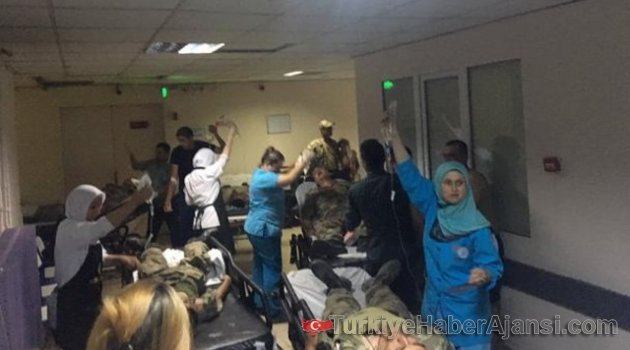 Manisa'da Çok Sayıda Asker Hastaneye Kaldırıldı