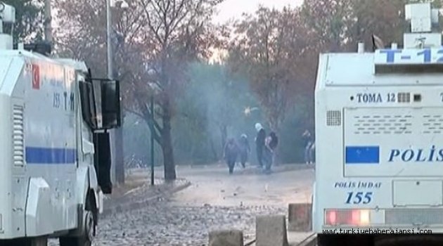 Maskeli Kişiler Polise Saldırdı