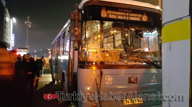 Mecidiyeköy'de İki Yolcu Otobüsü Çarpıştı