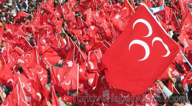 MHP'de Deprem: 17 Kişi İstifa Etti