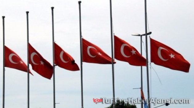Milli Yas İlan Edildi: Bayraklar Yarıya İniyor!