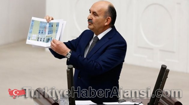 Müezzinoğlu: Bayrak İndirildi, Paçavra Asıldı