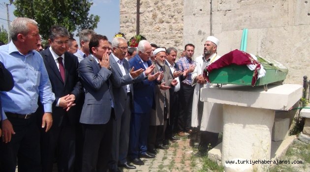 Mustafa Destici'nin Ablası Toprağa Verildi
