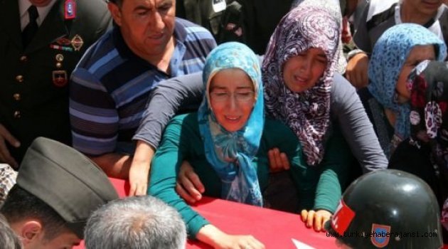 Nişanlının Şehide Vedası Gözyaşlarına Boğdu