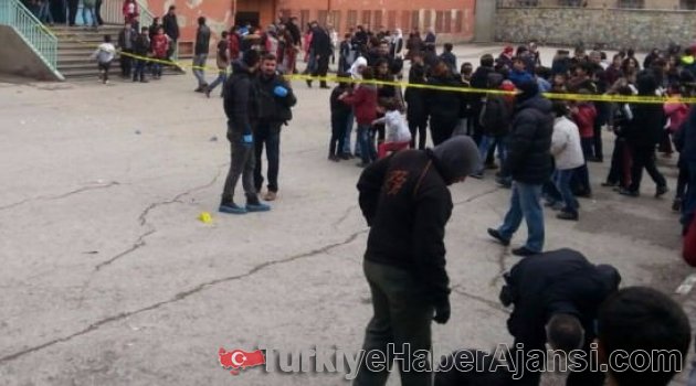 Okula Bomba Atıldı: 5 Öğrenci Yaralı!