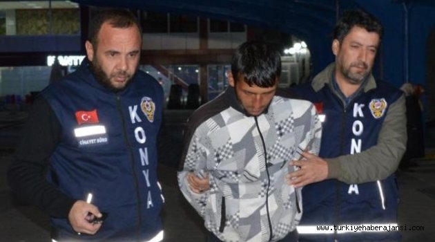 Öldürdüğü Arkadaşının Yanında Uyumuş