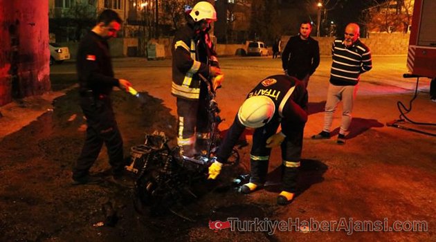 Önce Yaktı Sonra Kameraya Çekti