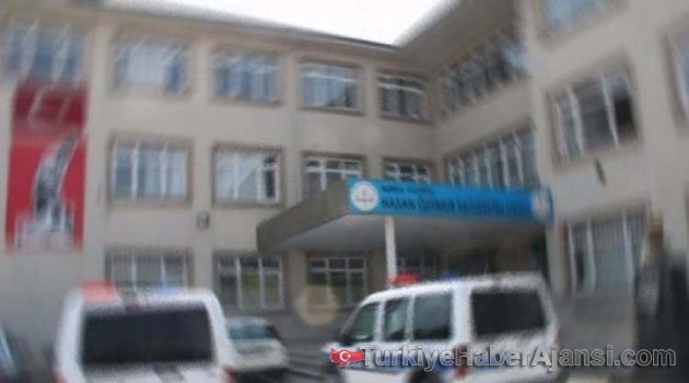 Ortaokul Öğrencisi Öğretmenini Darp Etti!