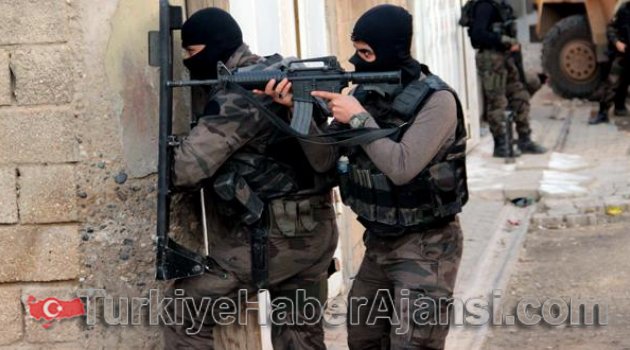 Özel Harekat Polisi Çatışmada Yaralandı