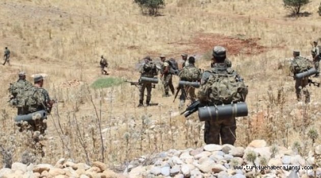 PKK'lı Teröristler Askere Ateş Açtı!