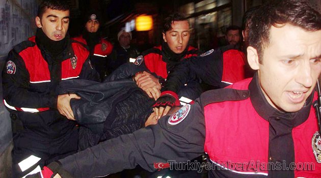 Polise Kafa Attı Gözaltına Alındı!